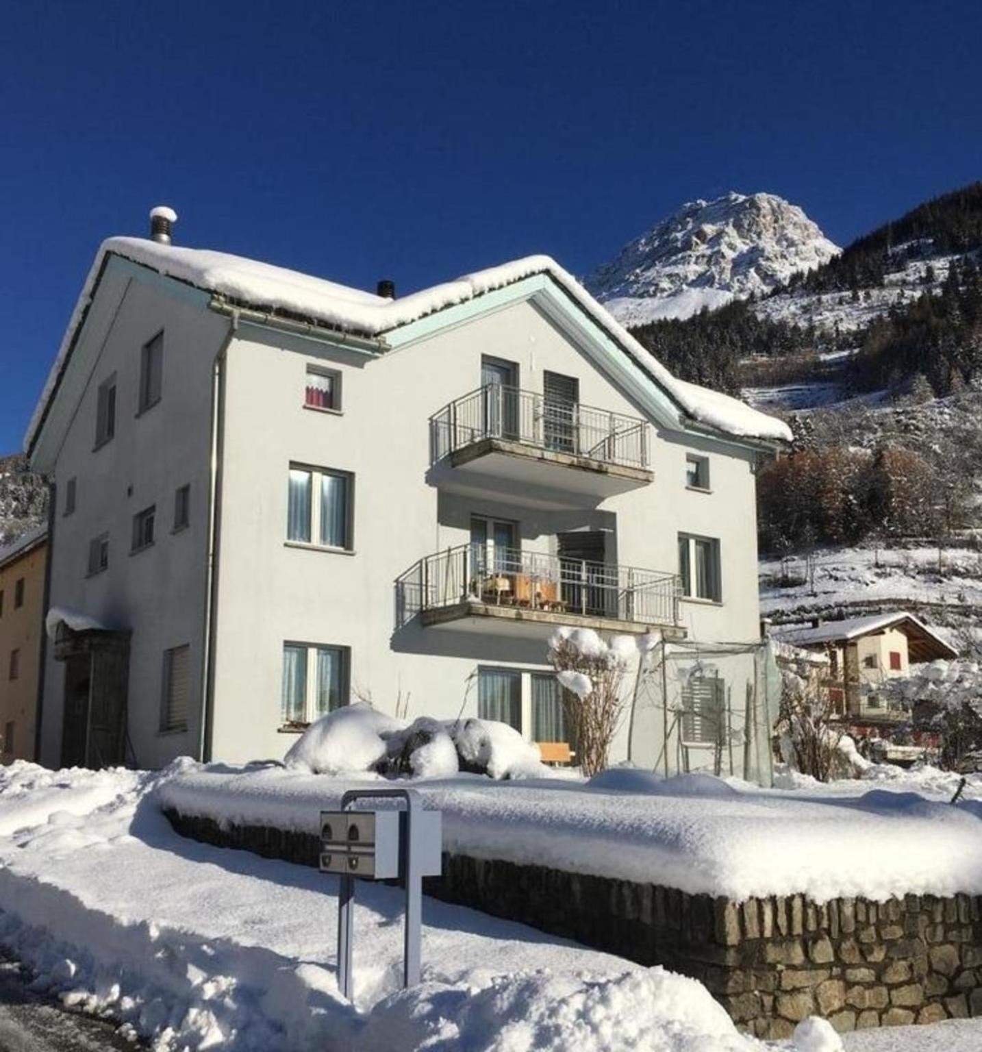 Schoene, Sonnige 25-Zimmer Parterre-Ferienwohnung Poschiavo Exterior photo